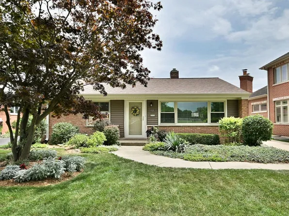 8281 N Washington St, Niles, IL 60714