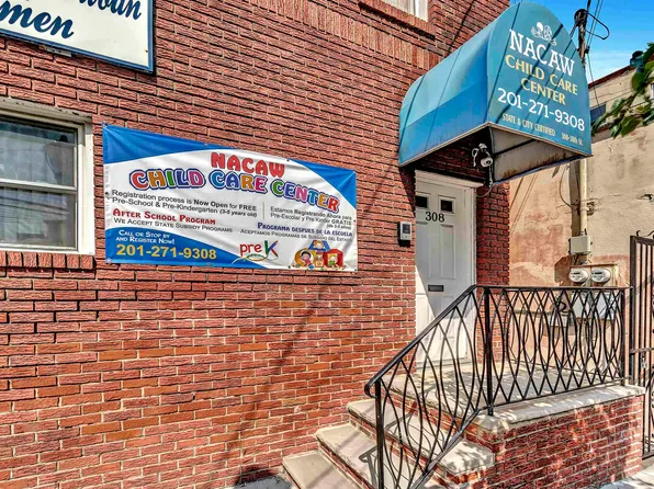 308 38th Street image 1 of 39