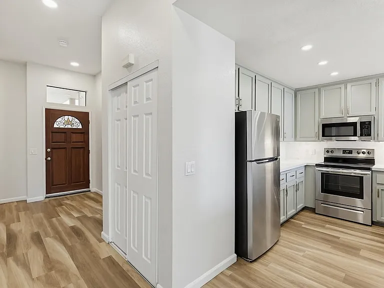 270 Dahlia Ave #9-1 — Photo 12