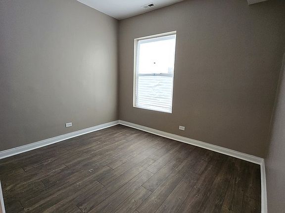 3rd image of 4749 S Prairie Ave APT 2