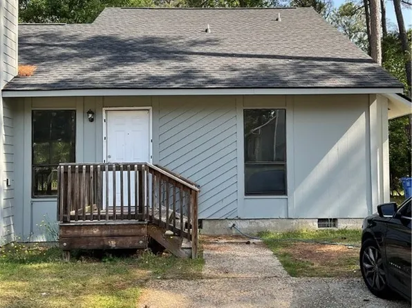 6488 Pittsfield Dr, Fayetteville, NC 28303