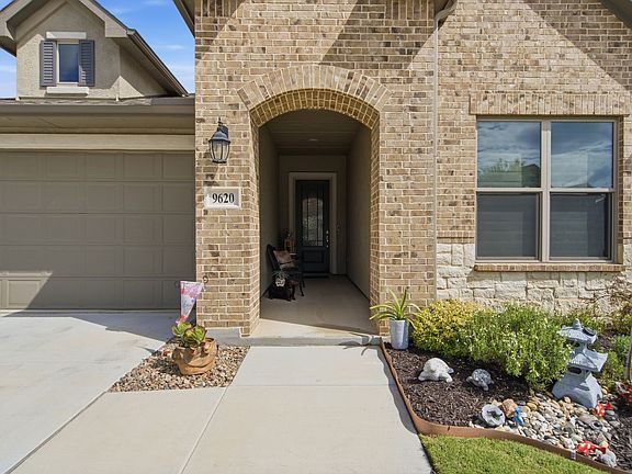 3rd image of 9620 Creekwood Dr