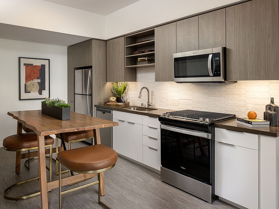 Stainless steel appliances and gas range stovetop