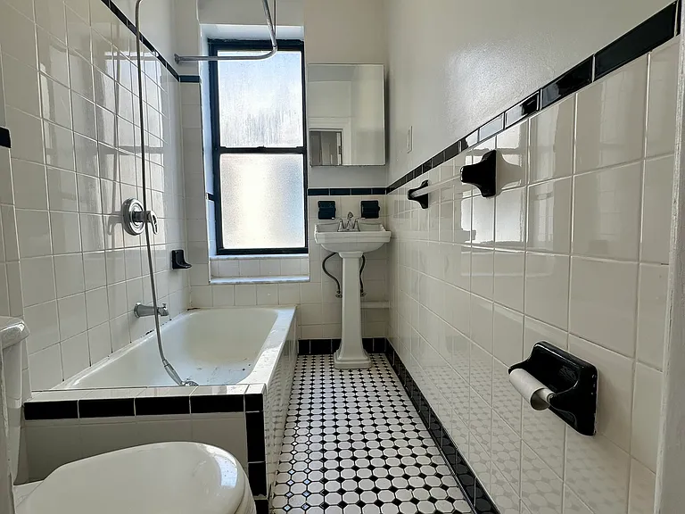 350 W 55th St #9B — Photo 18