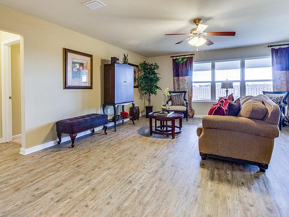 3rd image of 29 Whisperwood Ln