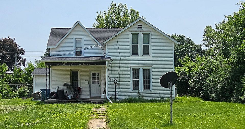 2nd image of 527 E Wall St