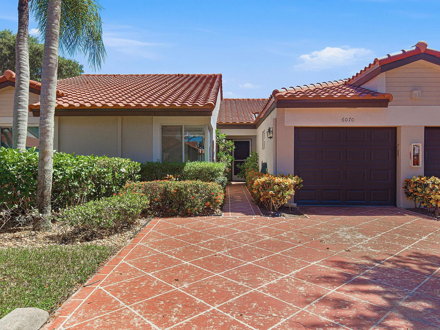 2 bed, 2.0 bath, 1311 sqft, $3,000 — Photo 1