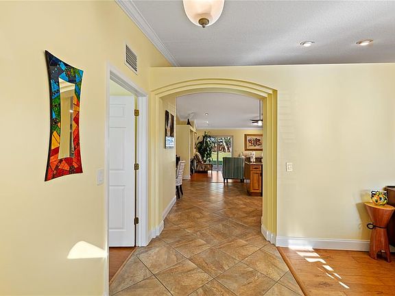 5th image of 11518 SW 50TH CIRCLE