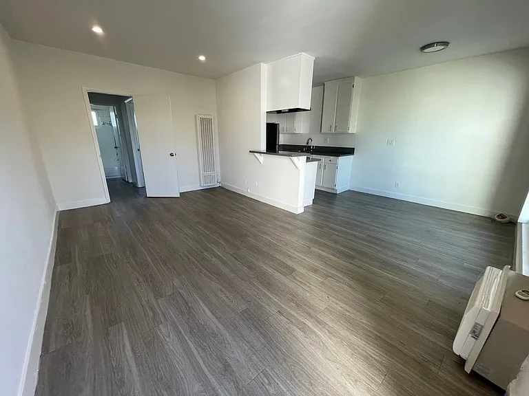 5307 Sepulveda Blvd. — Photo 13