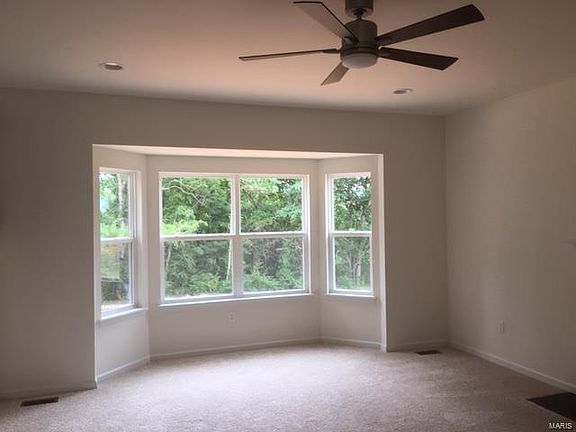 3rd image of 131 Keystone Ridge Dr