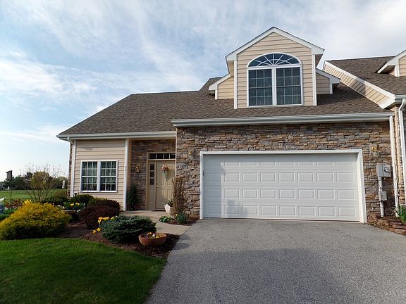 Oversized garage
						:
						Insulated, wired for extra refrig./freezer