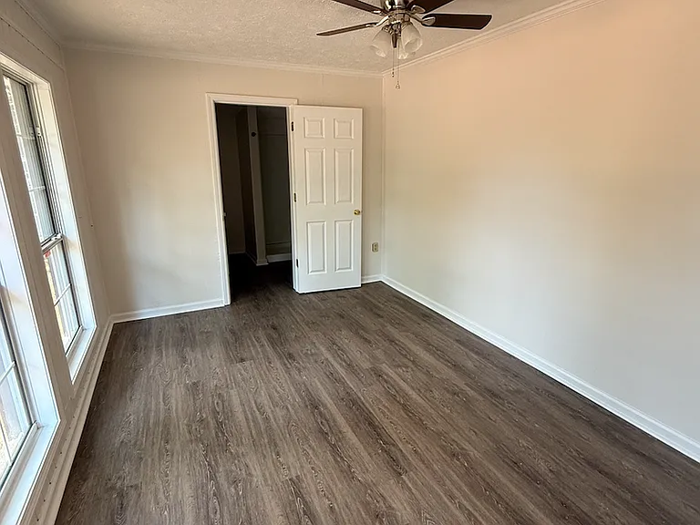 53 Park Ln — Photo 5
