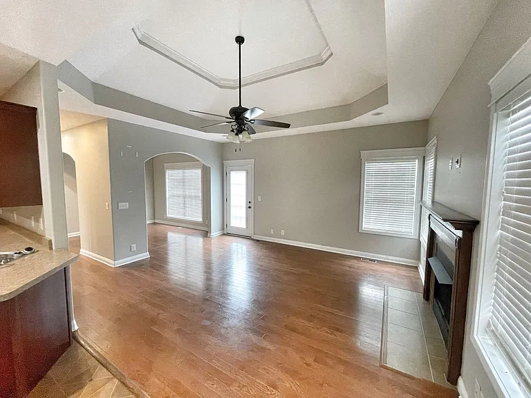 1320 Vantage Ct — Photo 8