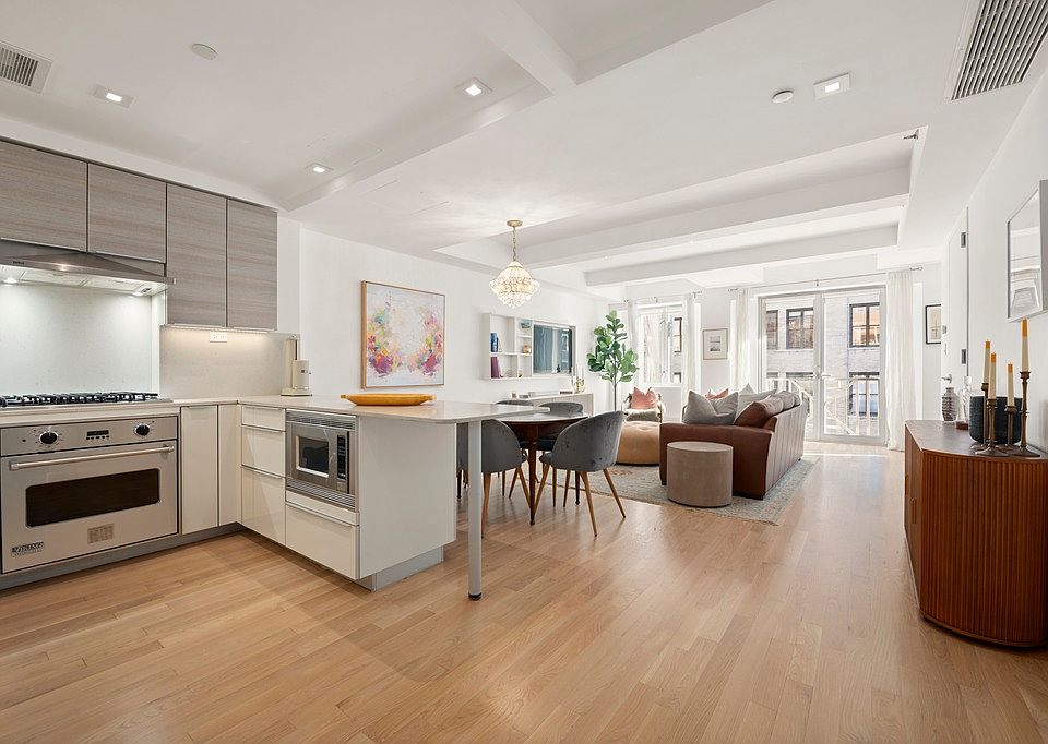 1st image of 82 University Pl APT 6