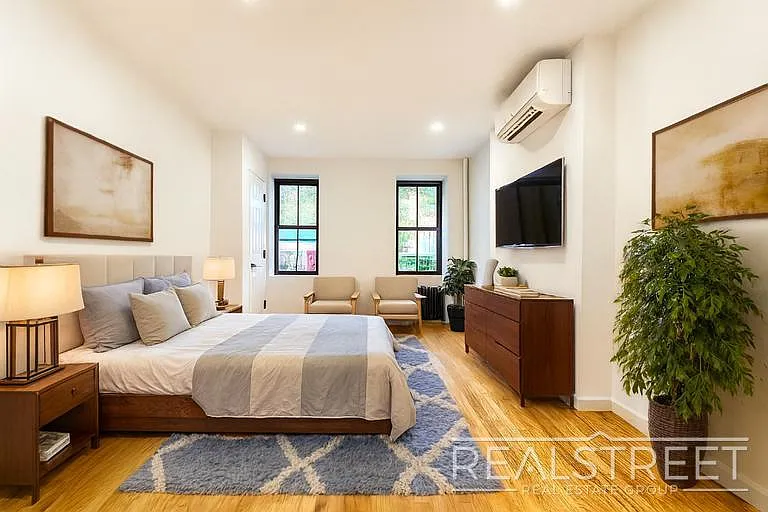 152 MacDougal Street — Photo 3