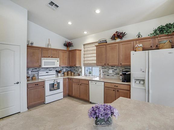 4th image of 18115 N Fiesta Dr