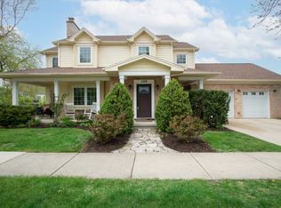 104 E Park St, Mount Prospect, IL 60005
