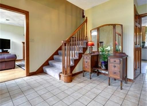 3rd image of 21 Cobble Knoll Dr