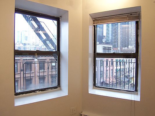 5th image of 368 W 46th St #4D
