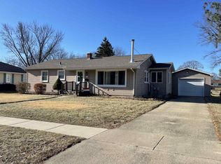 75 5th St, Prairie Du Sac, WI 53578