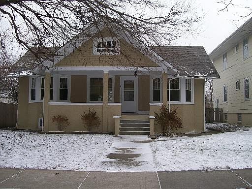 1st image of 11 7th Ave