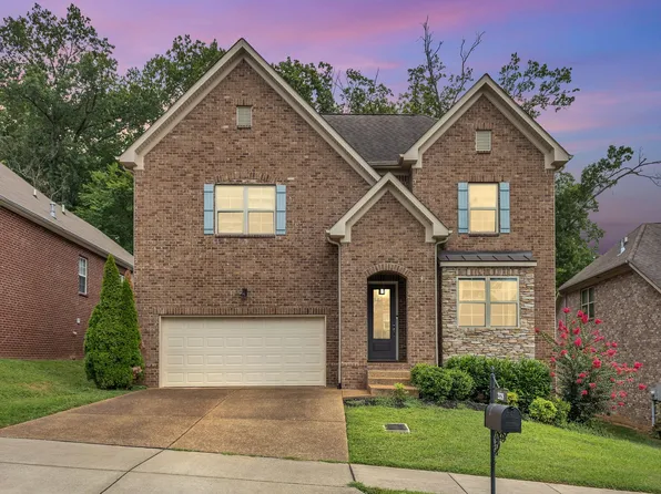 2328 Forest Lake Dr, Nashville, TN 37211
