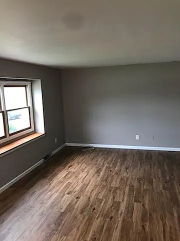 629 Edmund St #B — Photo 6