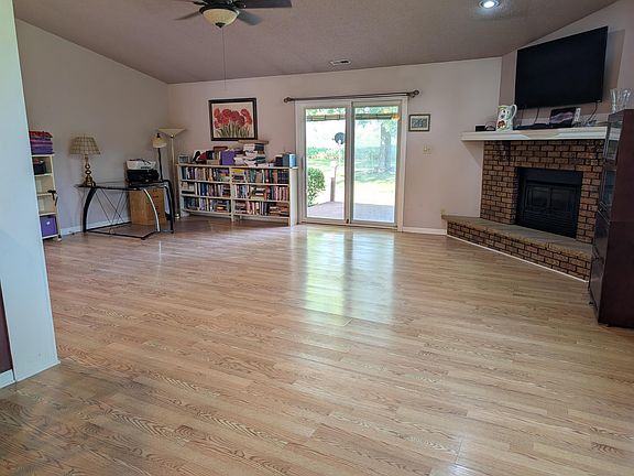 4th image of 1016 Baxter Ln