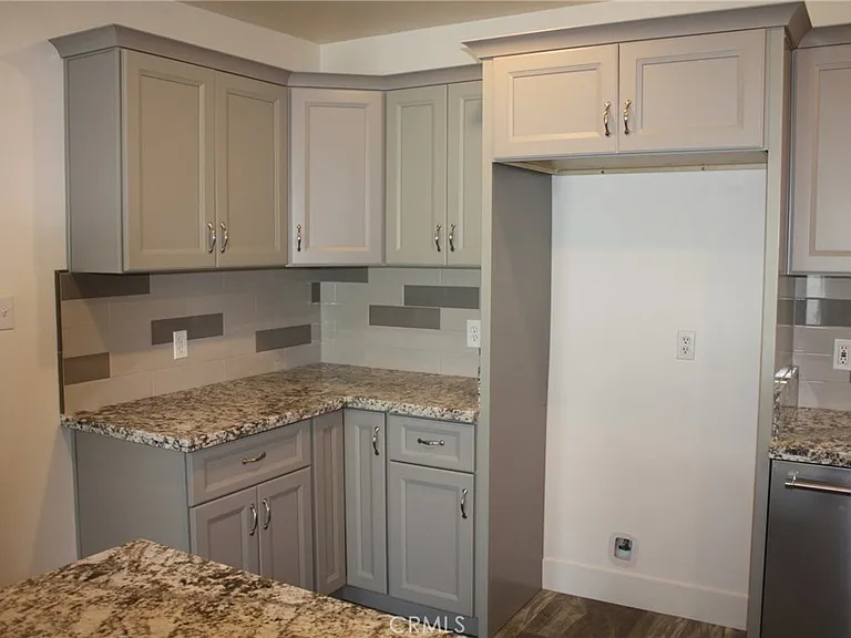 3035 Kathleen St — Photo 11