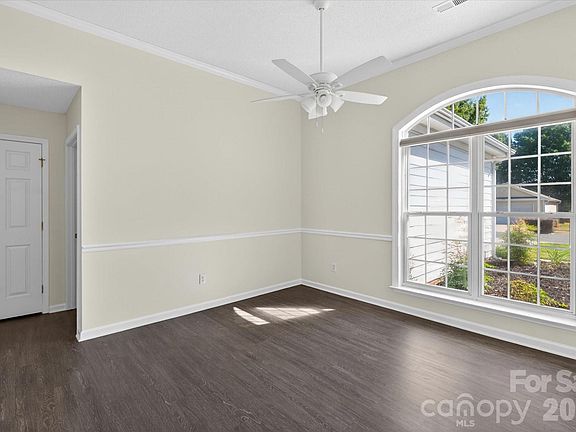 5th image of 5304 Fennell St