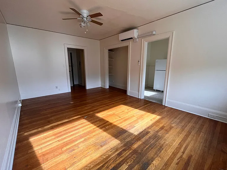 Lownsdale Apartments — Photo 3