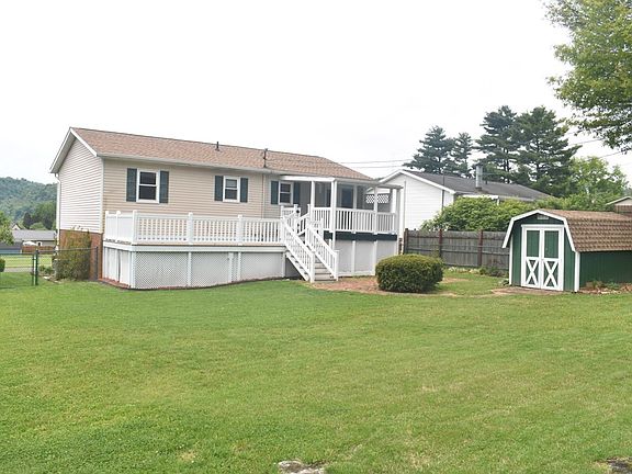 2nd image of 168 Paddock Green Dr