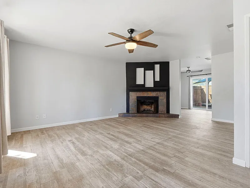 2 bed, 2.0 bath, 1200 sqft, $1,390 — Photo 4