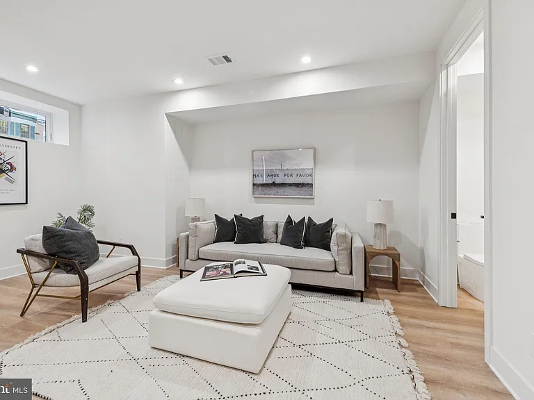 2507 I St NW — Photo 24