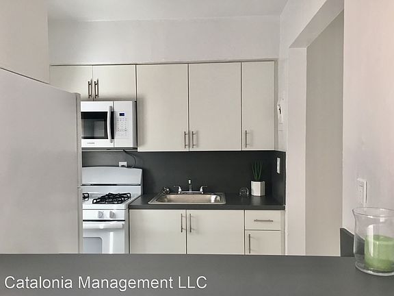 3rd image of 3226 Mary St APT 10