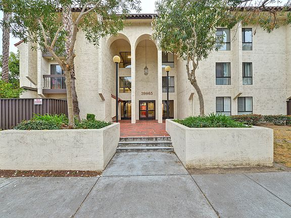 2nd image of 39865 Cedar Blvd Unit 336