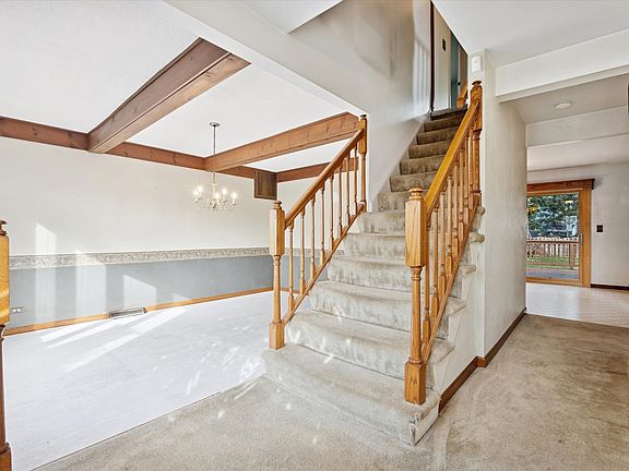 2nd image of 226 Hampshire Ln