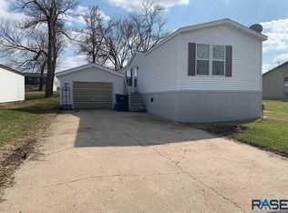 305 Royce St, Garretson, SD 57030