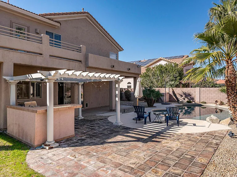 4506 E Robin Ln — Photo 18