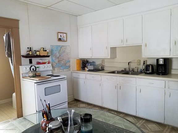 3rd image of 621 Stoddard Ave