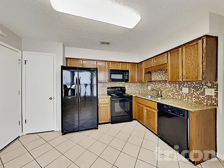 7280 Eagles Perch Dr — Photo 3