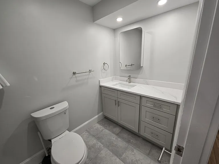 94 Beaconsfield Rd #2 — Photo 16