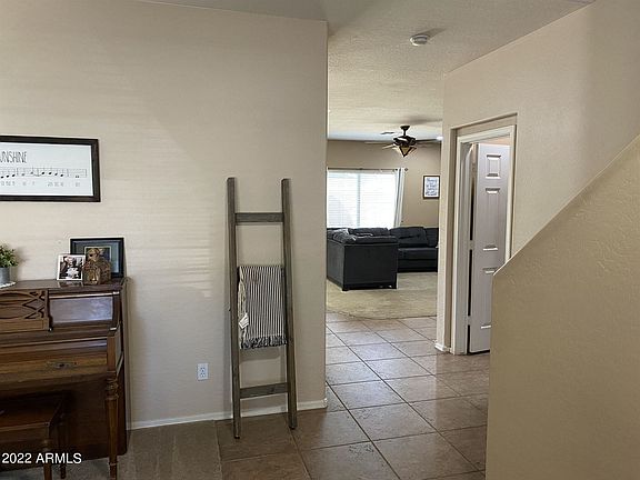 4th image of 1245 E Birdland Dr