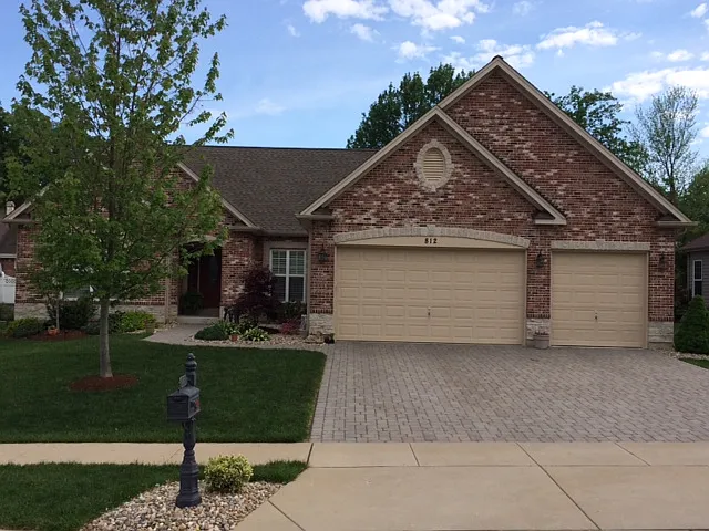 812 Ringer Ct photo 1