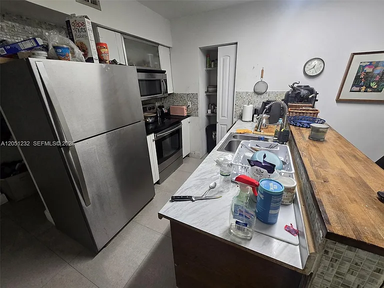 7025 Rue Granville #1 — Photo 8