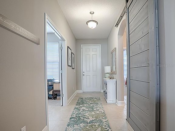 4th image of 421 Blue Cypress Dr