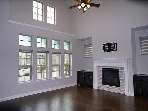 3rd image of 7009 Royal View Dr