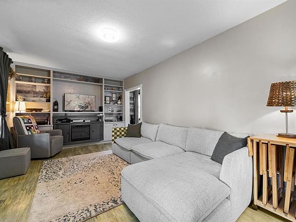 5th image of 4833 W 54th St