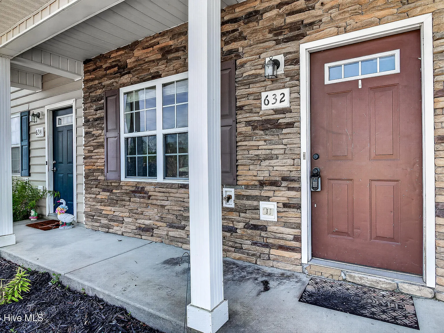 2 bed, 2.5 bath, 1137 sqft, $1,500 — Photo 4