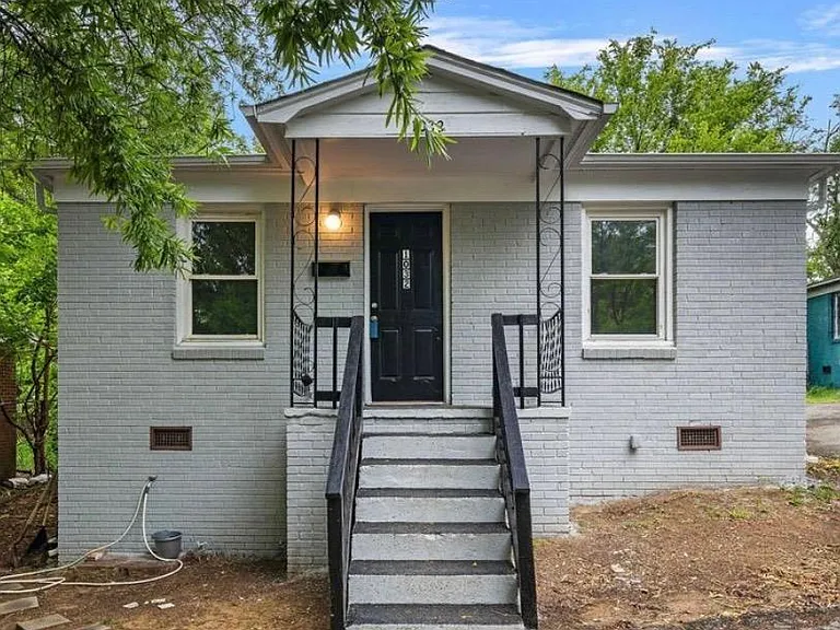 1032 Rodey Ave — Photo 1